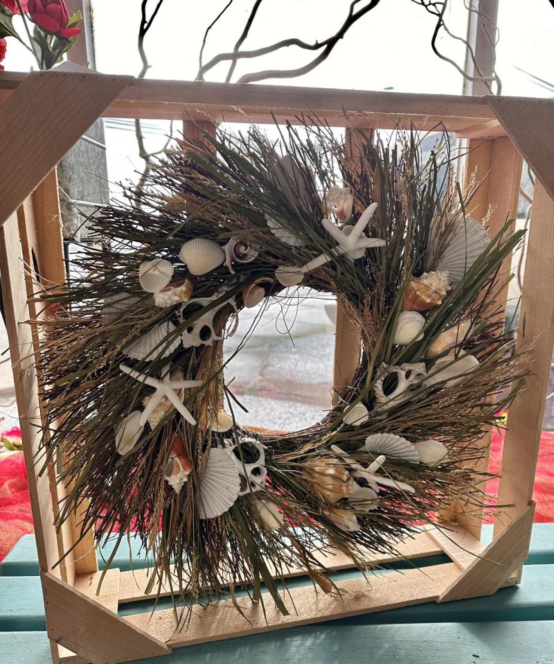 Seagrass Coastal Shell Wreath | Ocean Breeze Flowers and Gifts